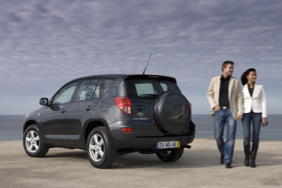  Toyota RAV4 2005 года  (фото 95 из 172)